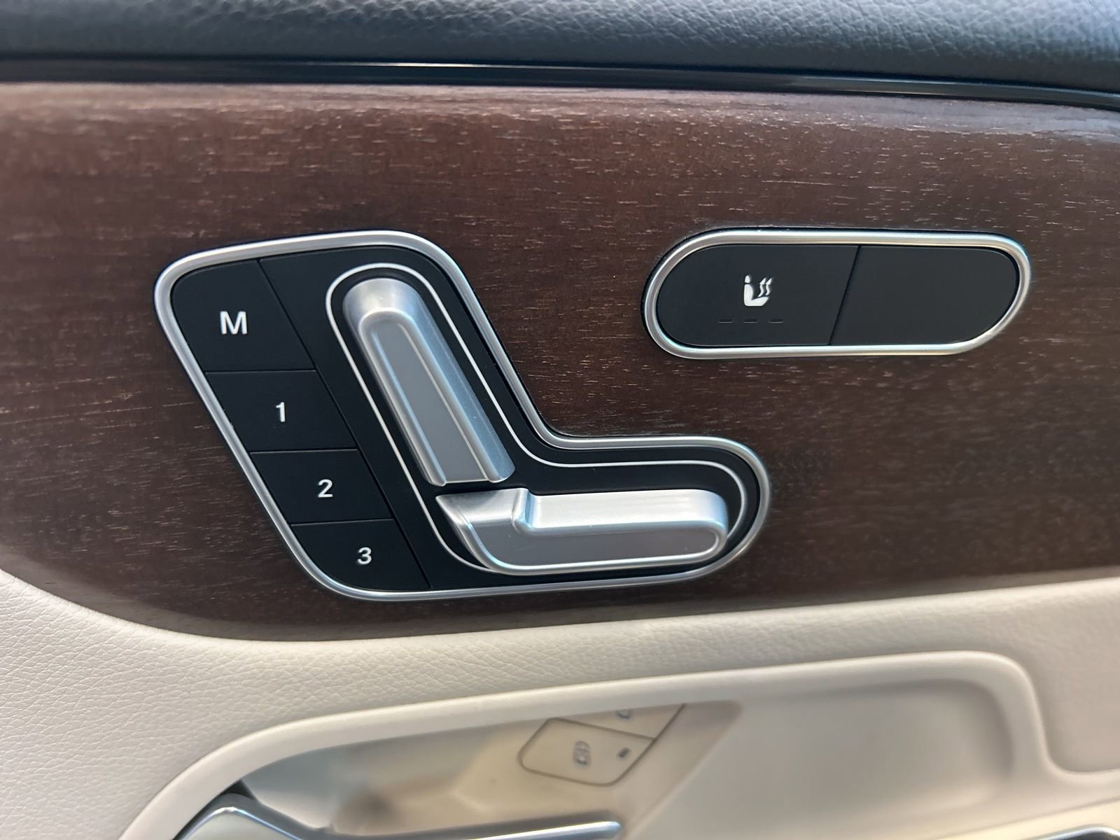 Used 2020 Mercedes-Benz GLB 250 4MATIC image 18