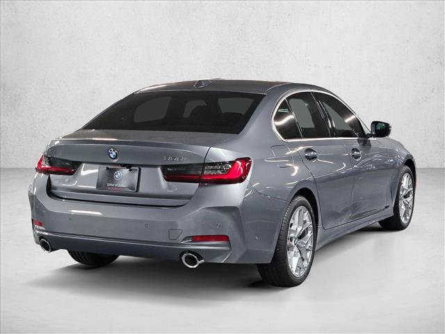 Used 2026 BMW 330i Sedan w/ Parking Assistance Package RWD image 5