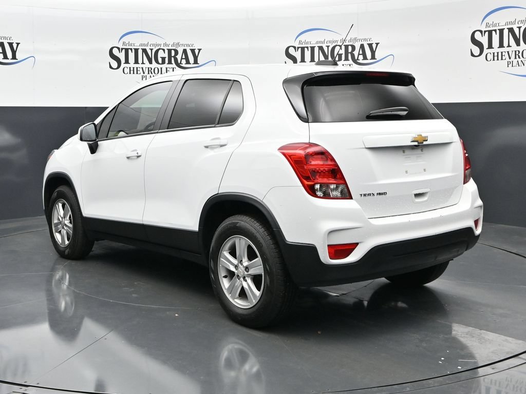 Used 2022 Chevrolet Trax LS w/ Tint and Cruise Package AWD/4WD image 5