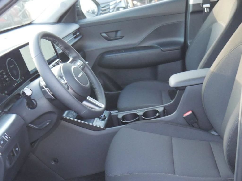 New 2025 Hyundai Kona SEL FWD image 10