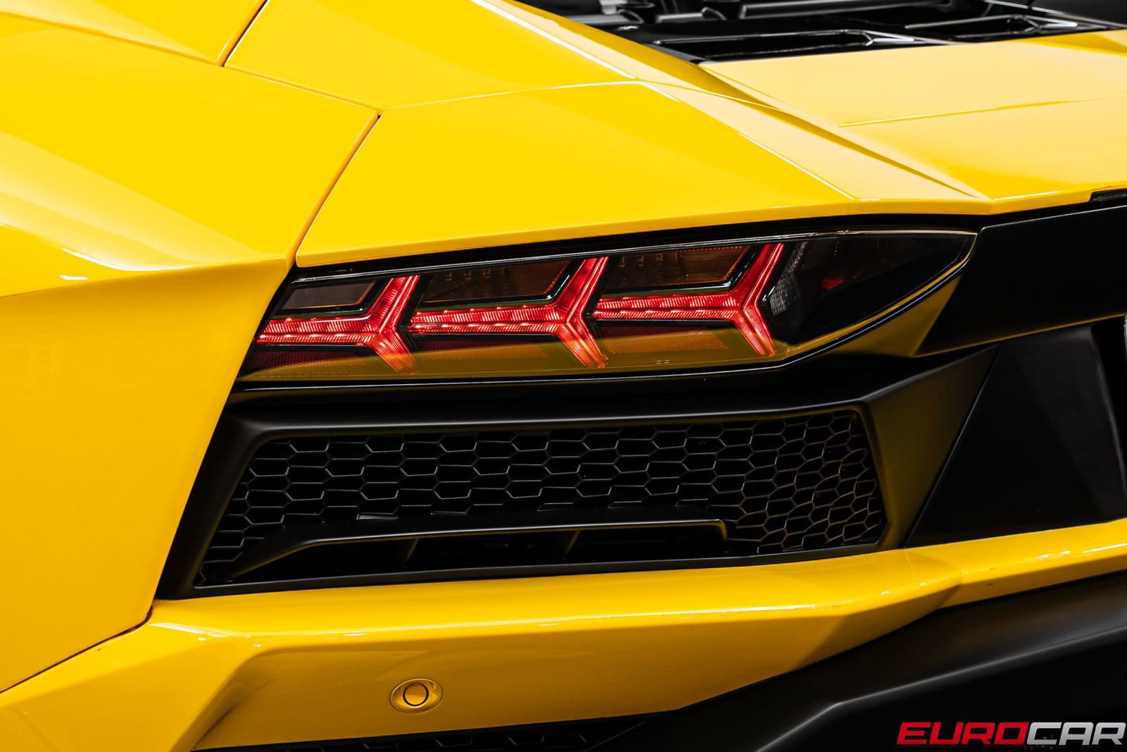 Used 2018 Lamborghini Aventador S image 21