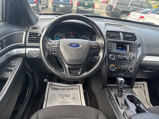 Used 2017 Ford Explorer XLT AWD/4WD image 13