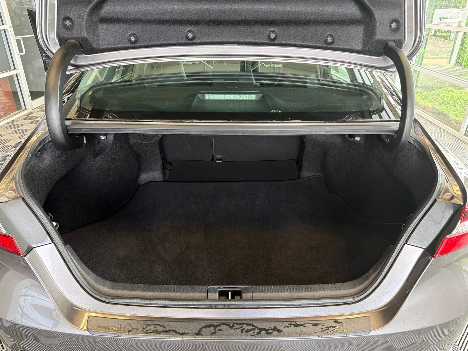 Used 2024 Toyota Camry SE FWD image 10