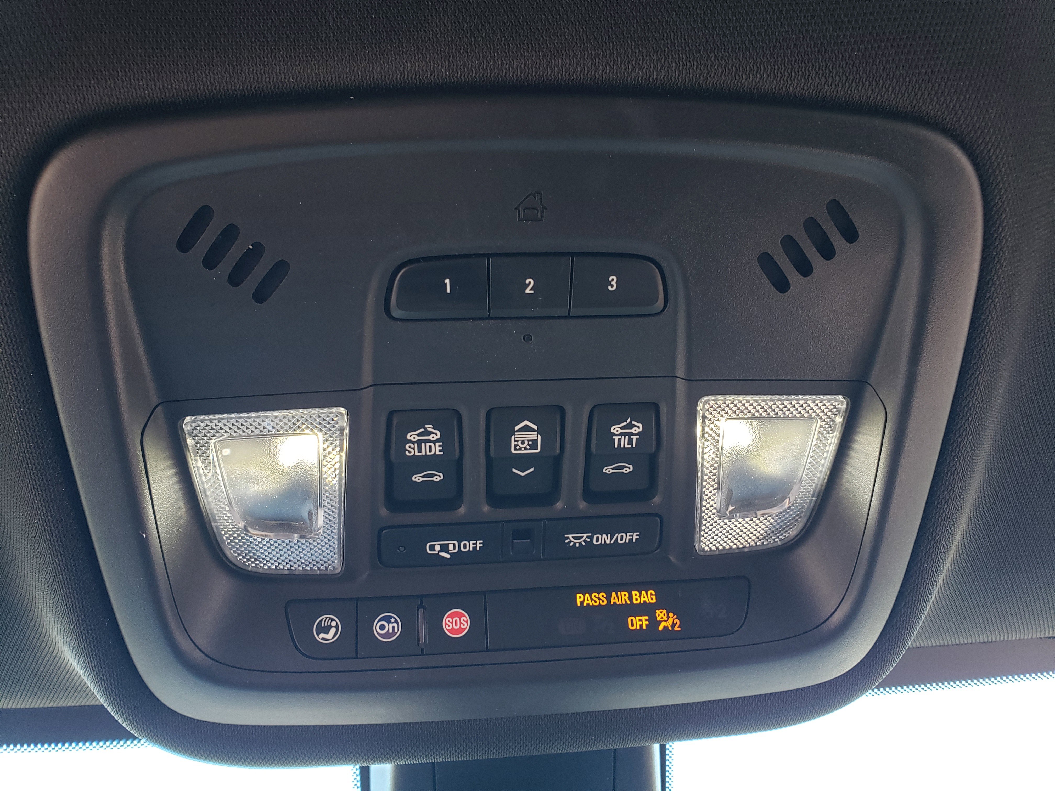 Used 2023 Chevrolet Traverse Premier image 22