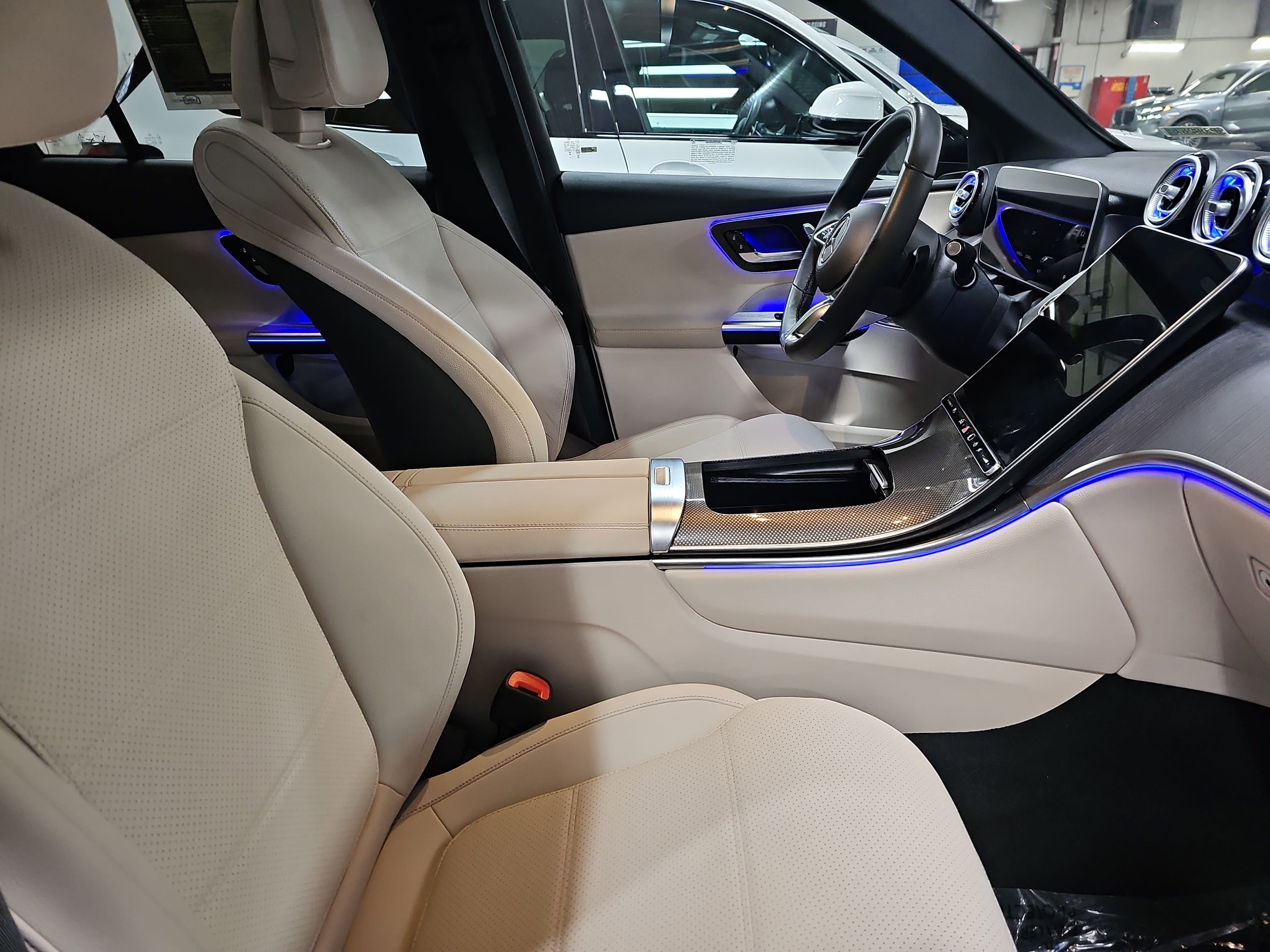 Certified 2025 Mercedes-Benz GLC 300 4MATIC image 11