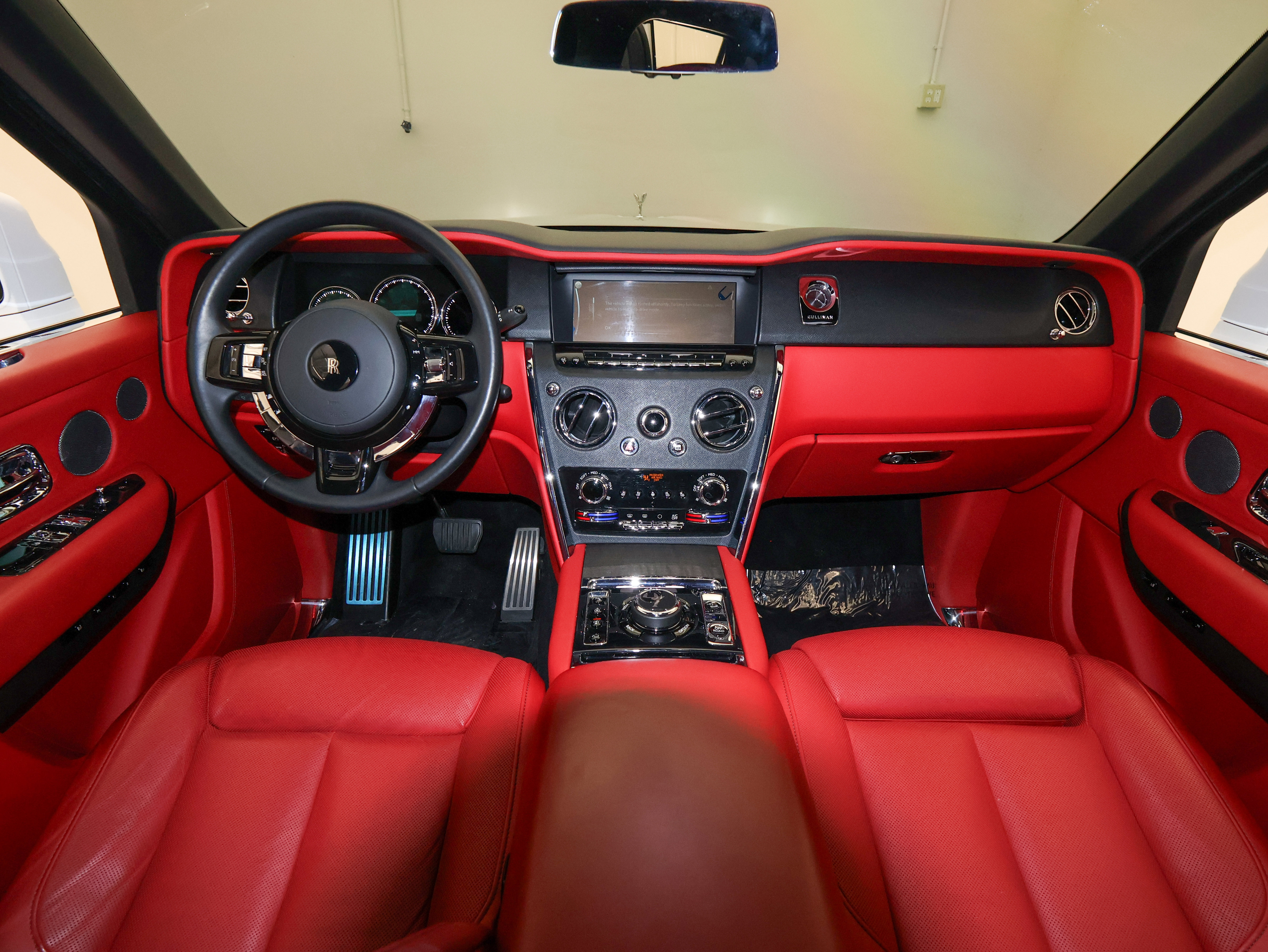 Used 2023 Rolls-Royce Cullinan image 35