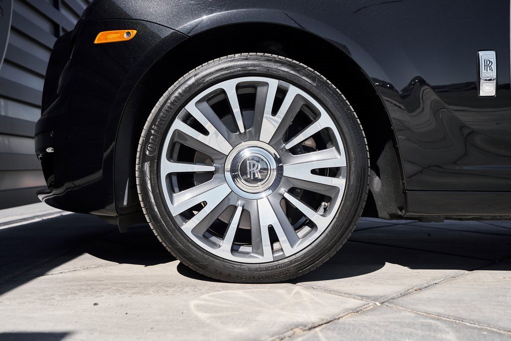 Used 2019 Rolls-Royce Ghost image 3