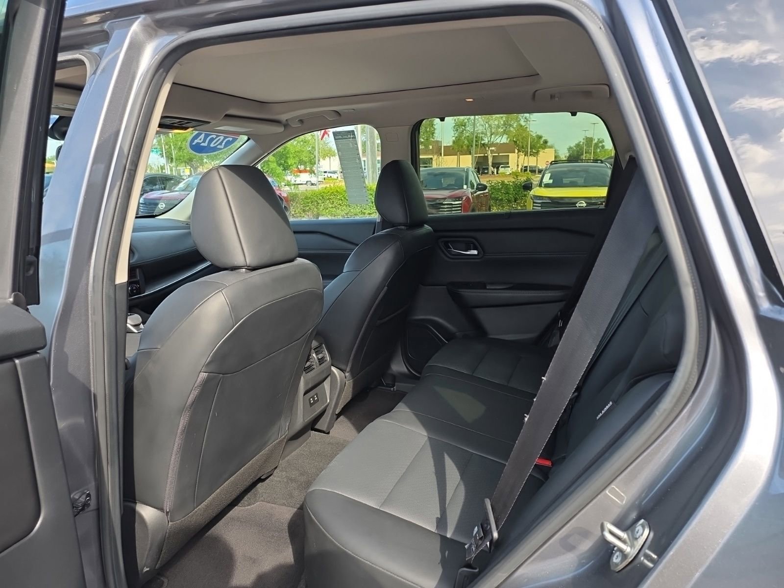 Certified 2024 Nissan Rogue SV w/ SV Premium Package AWD/4WD image 19