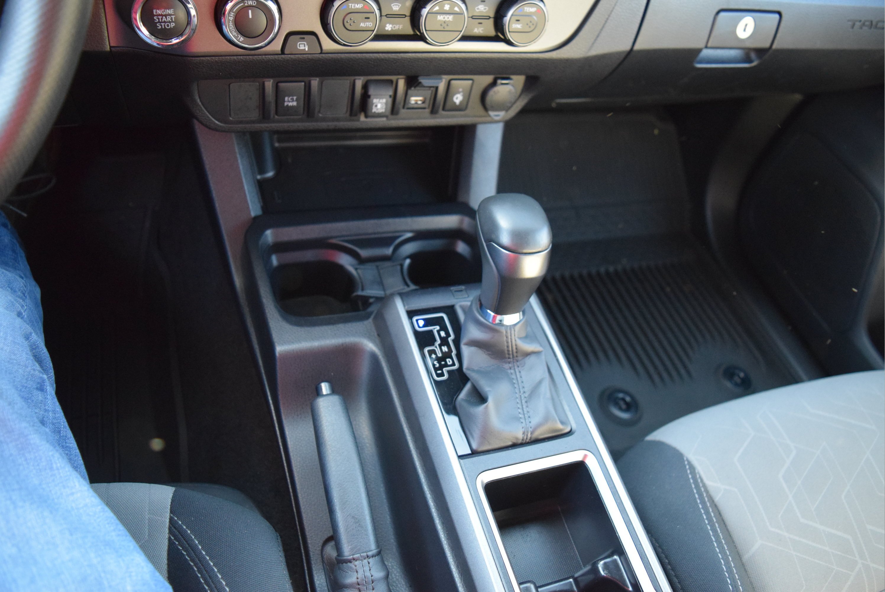 Used 2023 Toyota Tacoma TRD Off-Road AWD/4WD image 17