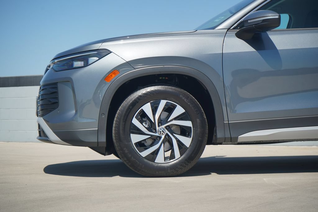 New 2026 Volkswagen Tiguan S FWD image 2