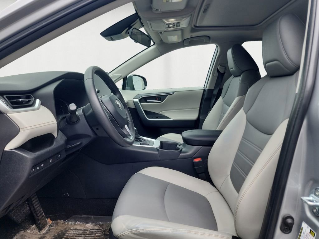 Used 2023 Toyota RAV4 XLE Premium AWD/4WD image 10