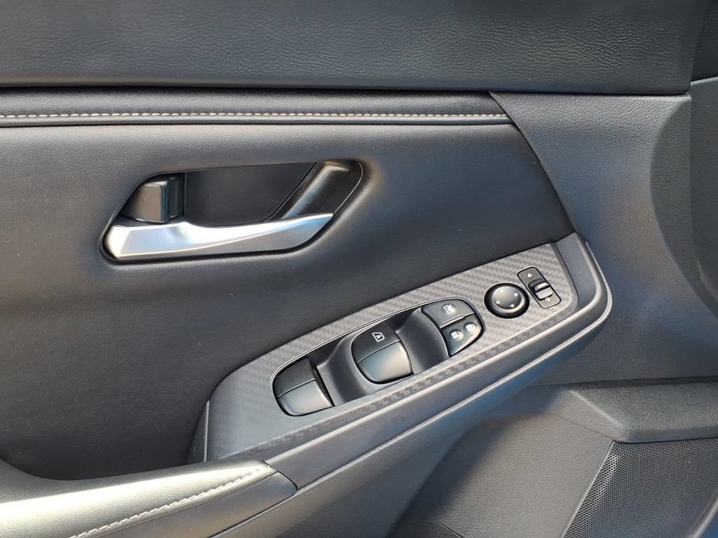 Used 2023 Nissan Sentra SV w/ All-Weather Package FWD image 4