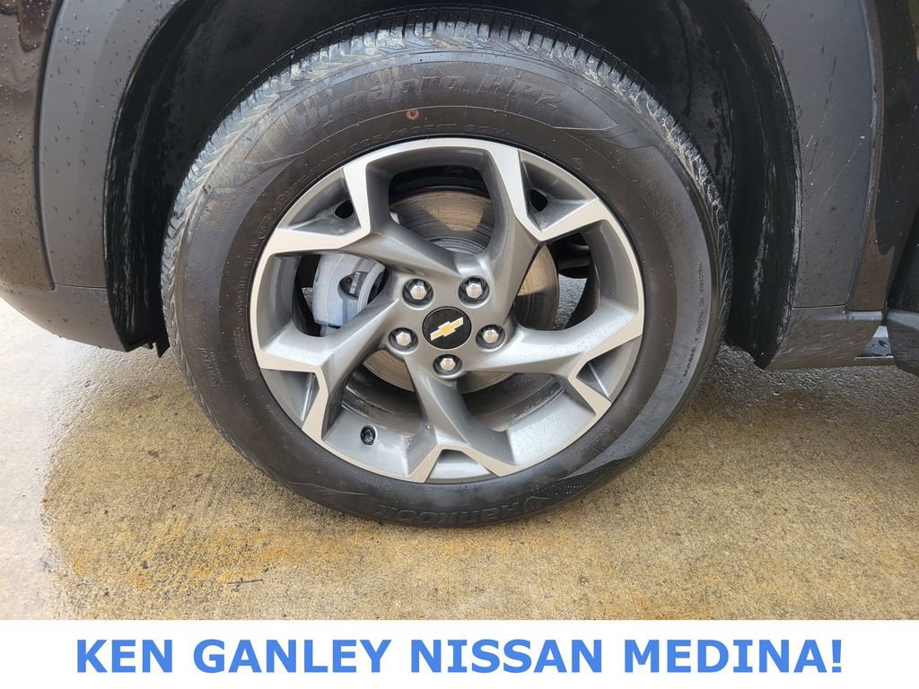 Used 2025 Chevrolet Trax LT image 18