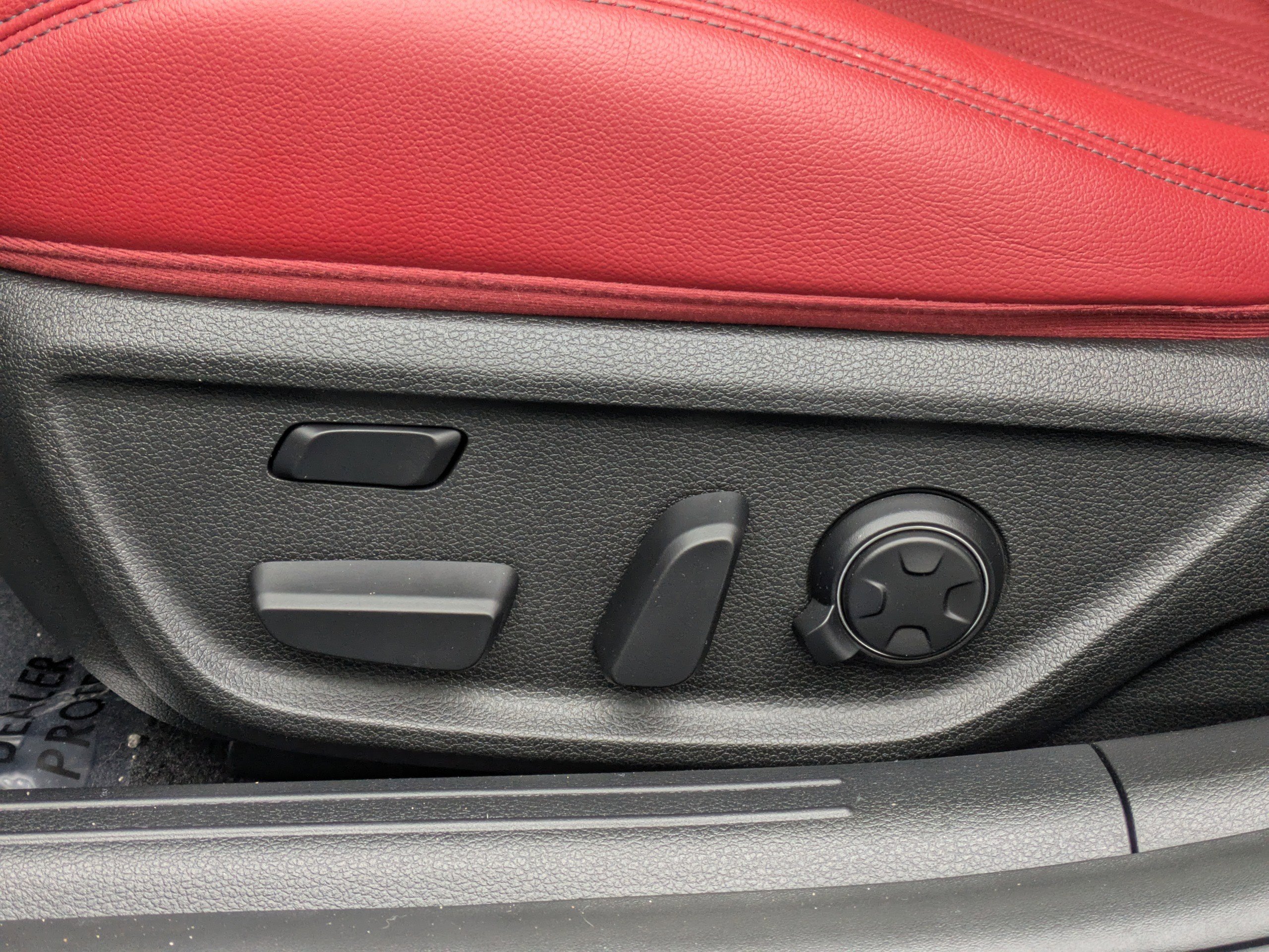 Used 2024 Genesis G70 3.3T Advanced image 23