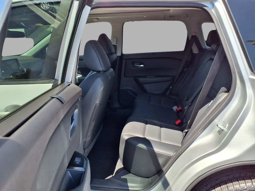 Used 2023 Nissan Rogue SV w/ SV Premium B Package AWD/4WD image 25
