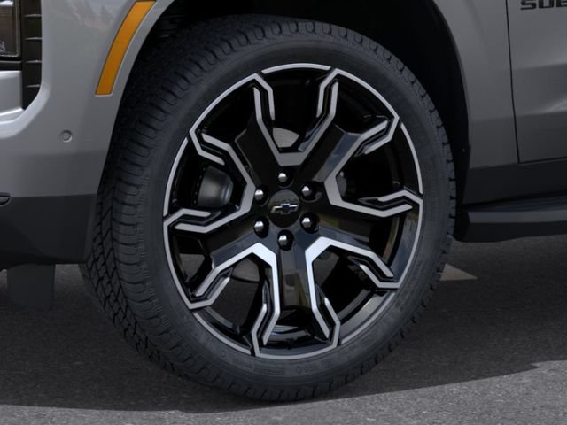 New 2026 Chevrolet Suburban RST w/ RST Capability Package AWD/4WD image 9