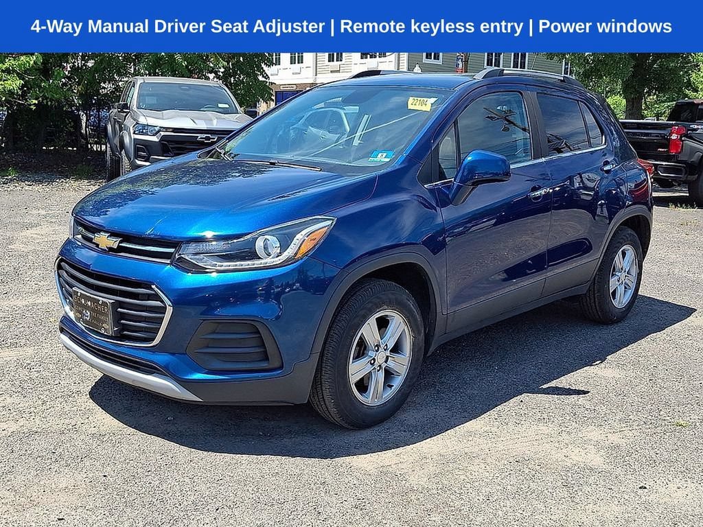Used 2020 Chevrolet Trax LT w/ LT Convenience Package AWD/4WD image 3