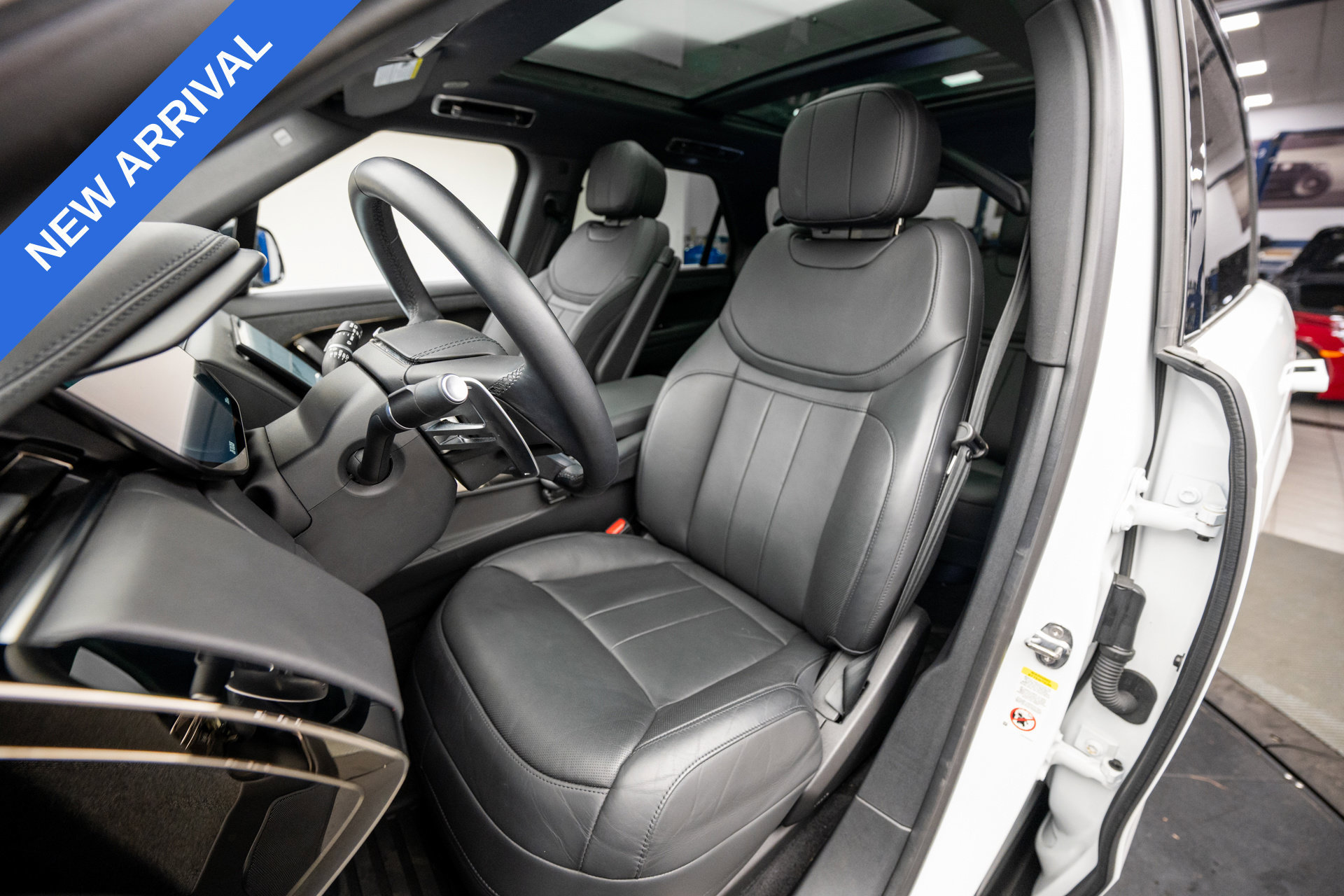 Used 2023 Land Rover Range Rover Sport SE AWD/4WD image 13