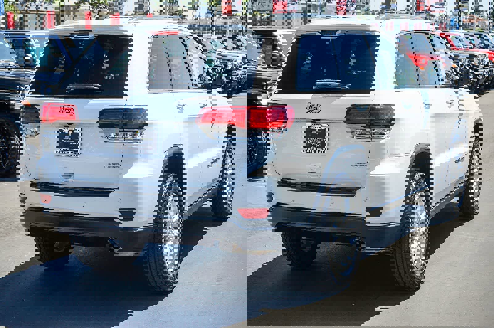 Used 2021 Jeep Grand Cherokee Laredo X image 4