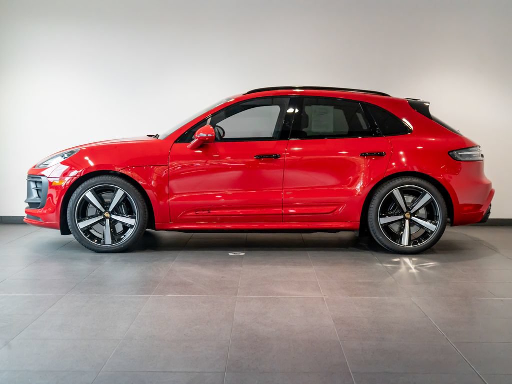 Certified 2025 Porsche Macan GTS AWD/4WD image 2