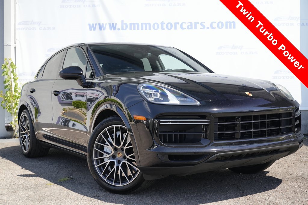 Used 2022 Porsche Cayenne Turbo image 1