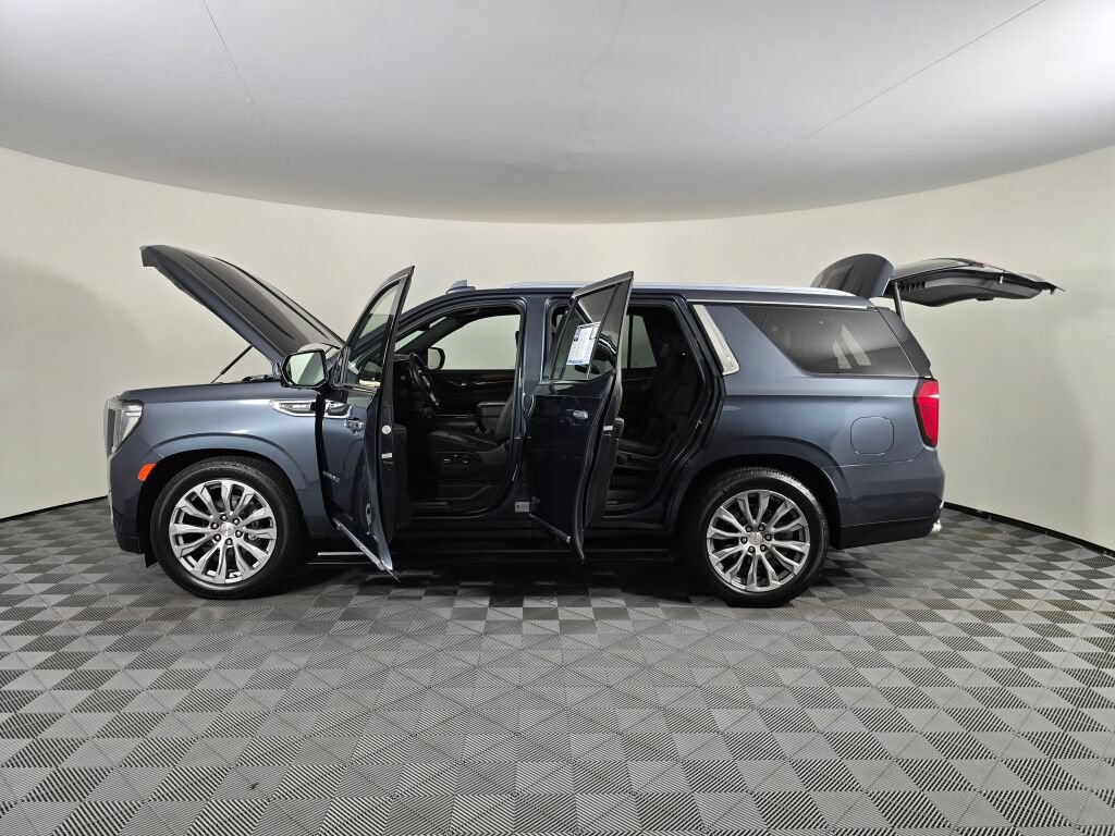 Used 2021 GMC Yukon Denali w/ Denali Ultimate Package AWD/4WD image 16