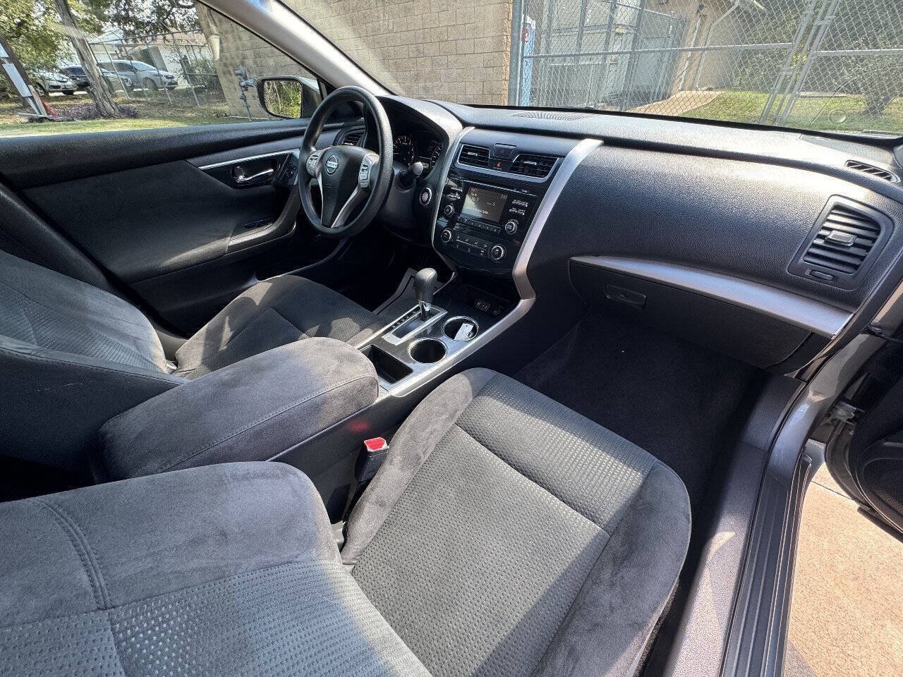 Used 2014 Nissan Altima 2.5 S w/ Display Audio Package FWD image 20