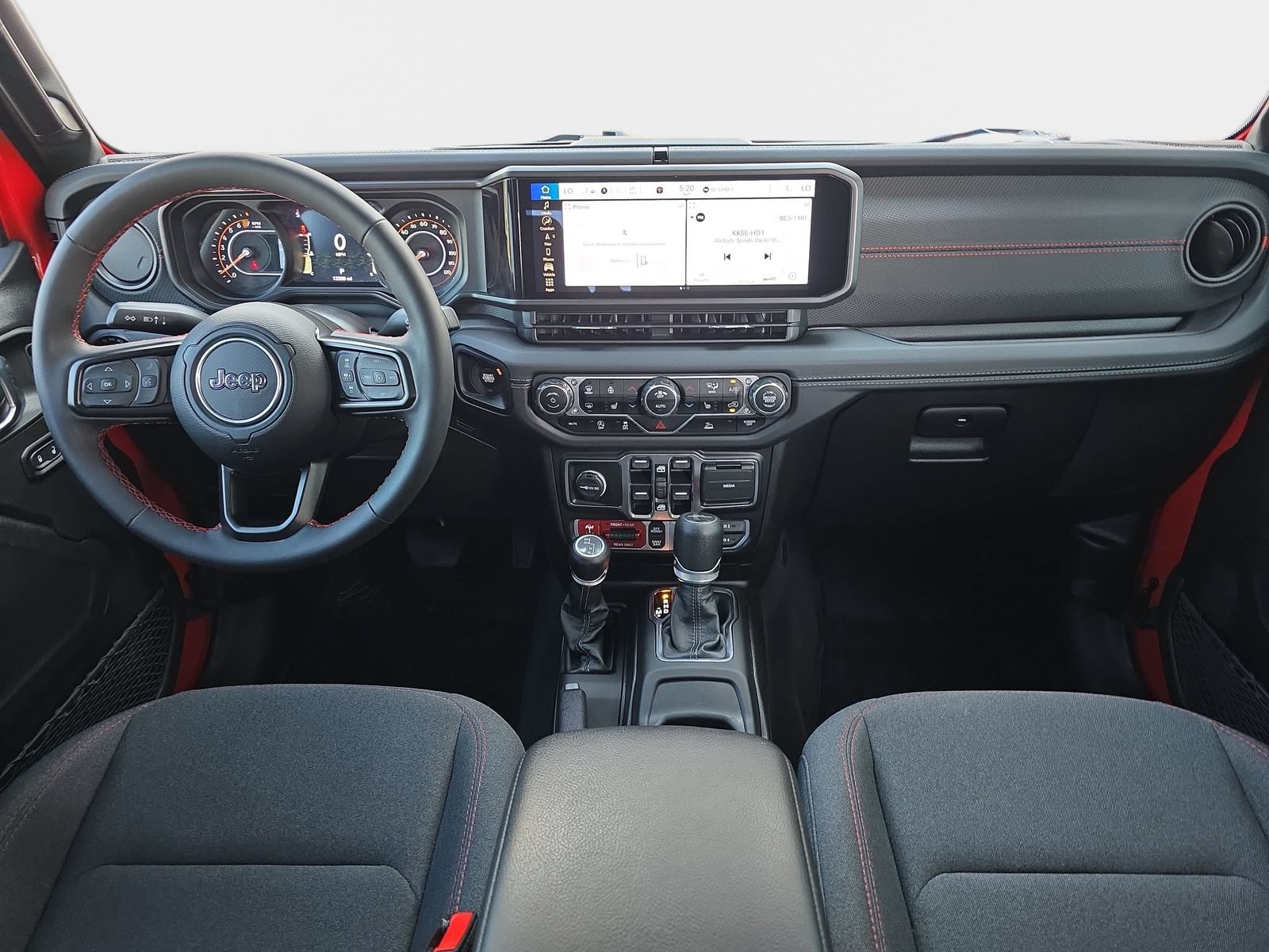 Used 2024 Jeep Gladiator Rubicon w/ Technology Group AWD/4WD image 10
