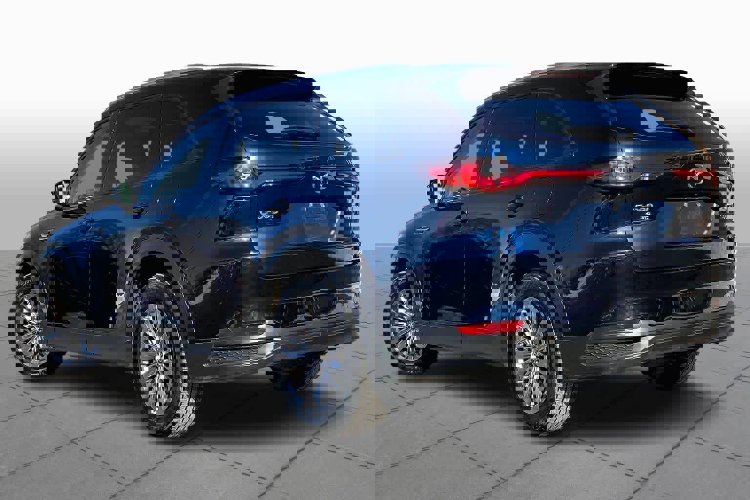 Used 2024 MAZDA CX-90 Plug-In Hybrid w/ Preferred image 12