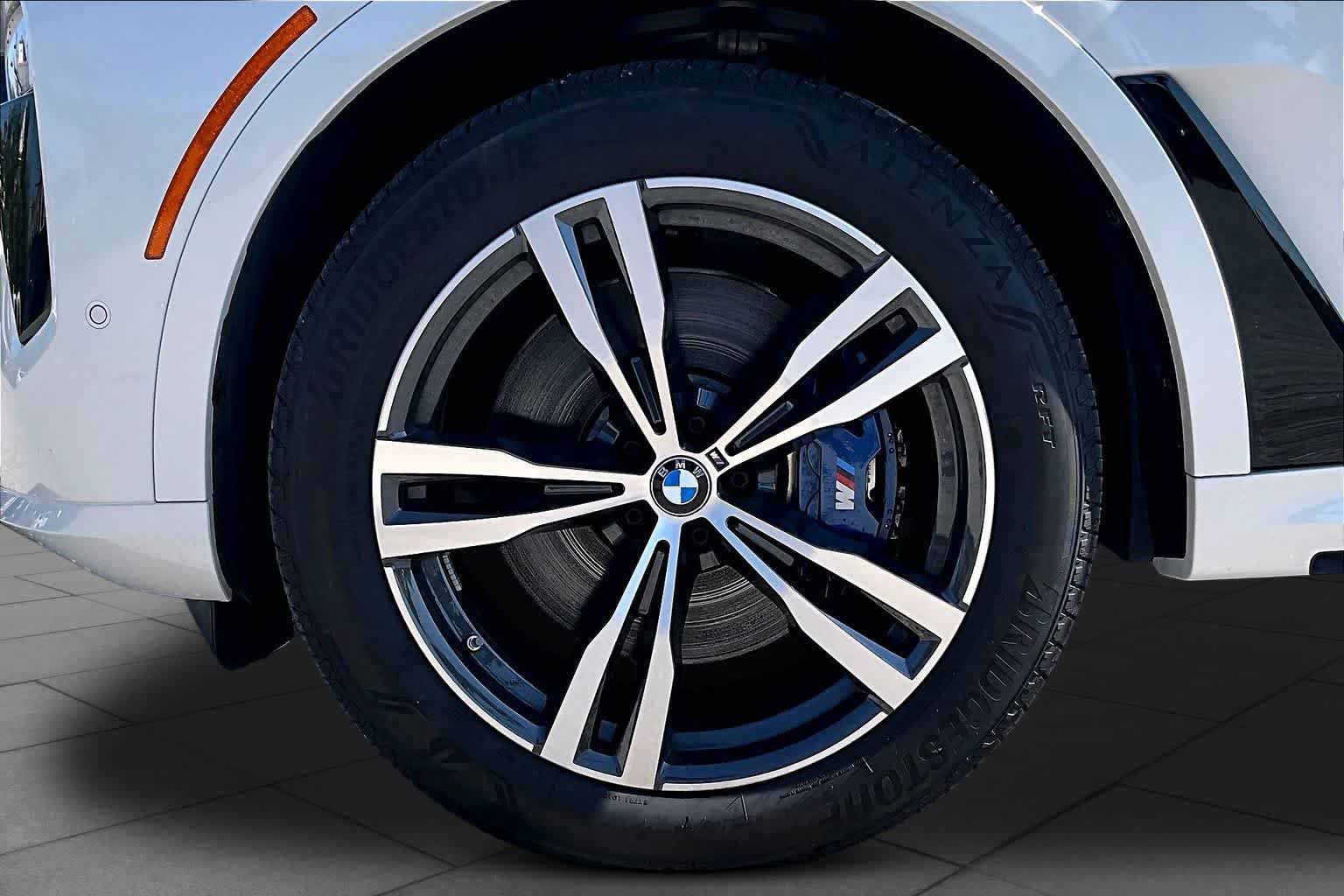 Used 2025 BMW X7 M60i AWD/4WD image 9