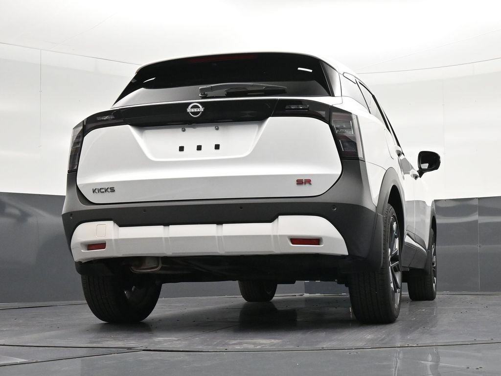 Used 2025 Nissan Kicks SR FWD image 30