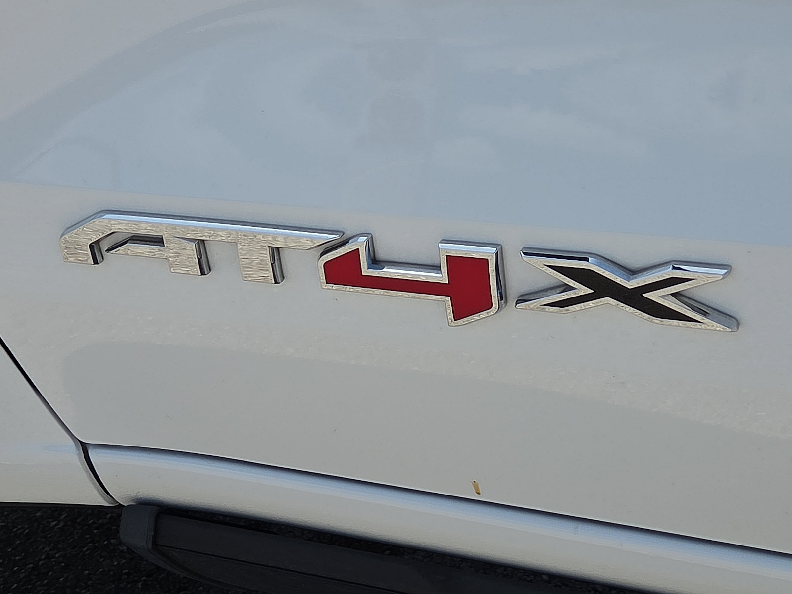 Used 2023 GMC Canyon AT4X AWD/4WD image 8