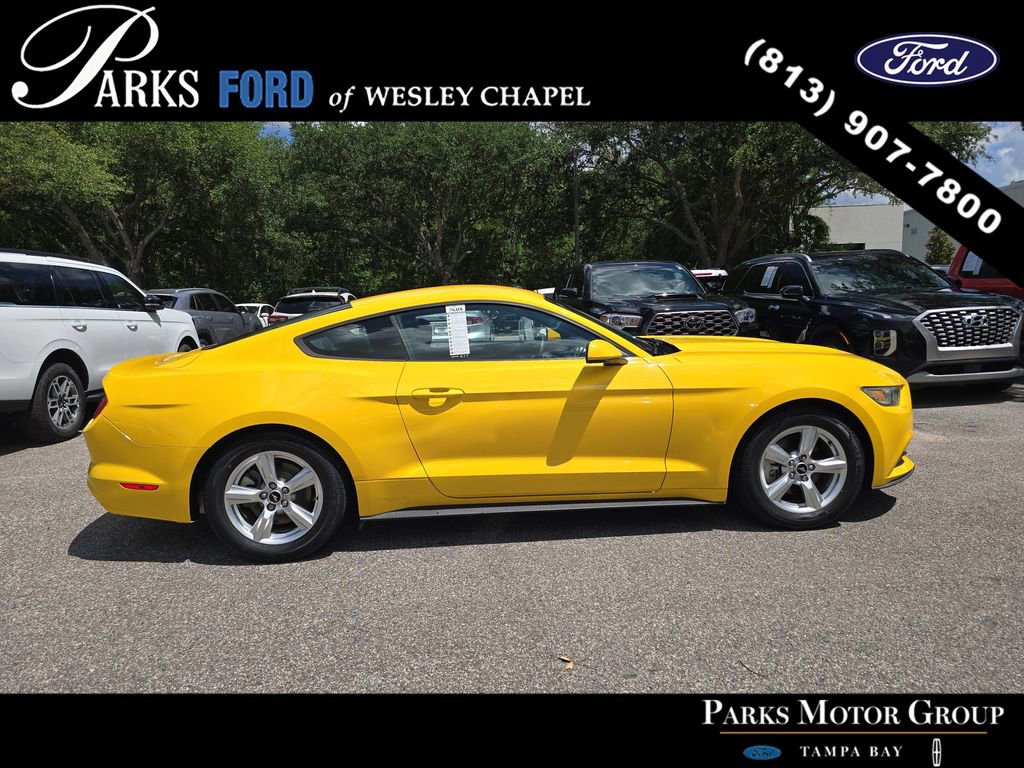 Used 2015 Ford Mustang Coupe RWD image 3