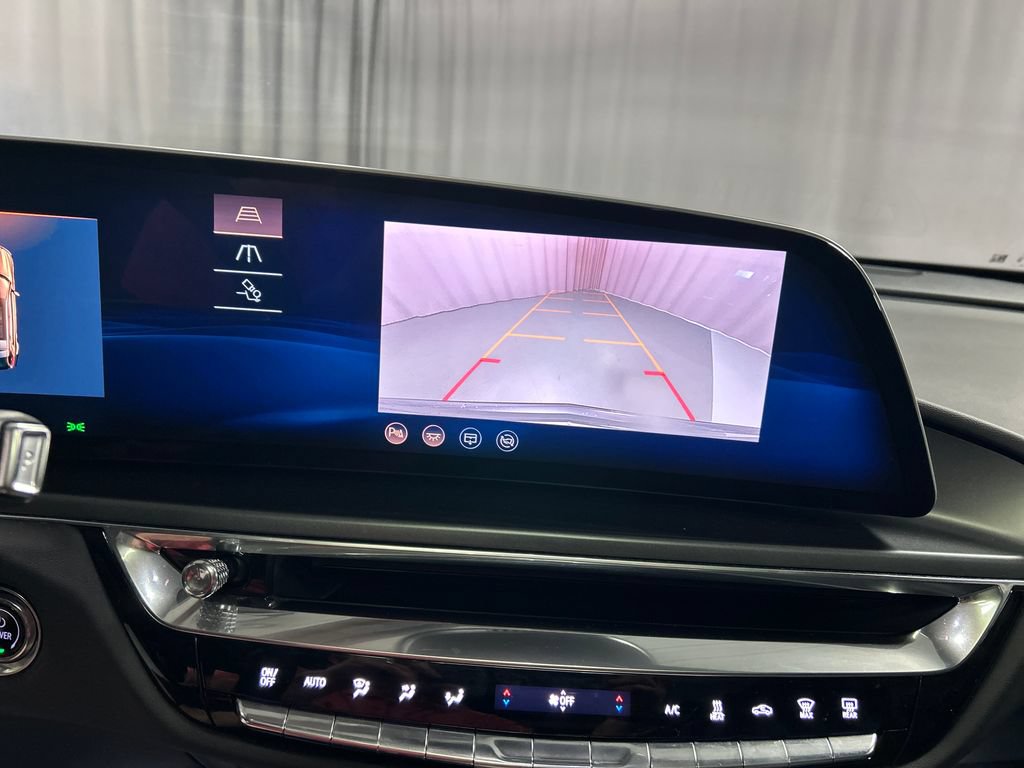 Used 2024 Cadillac Lyriq Tech AWD/4WD image 18
