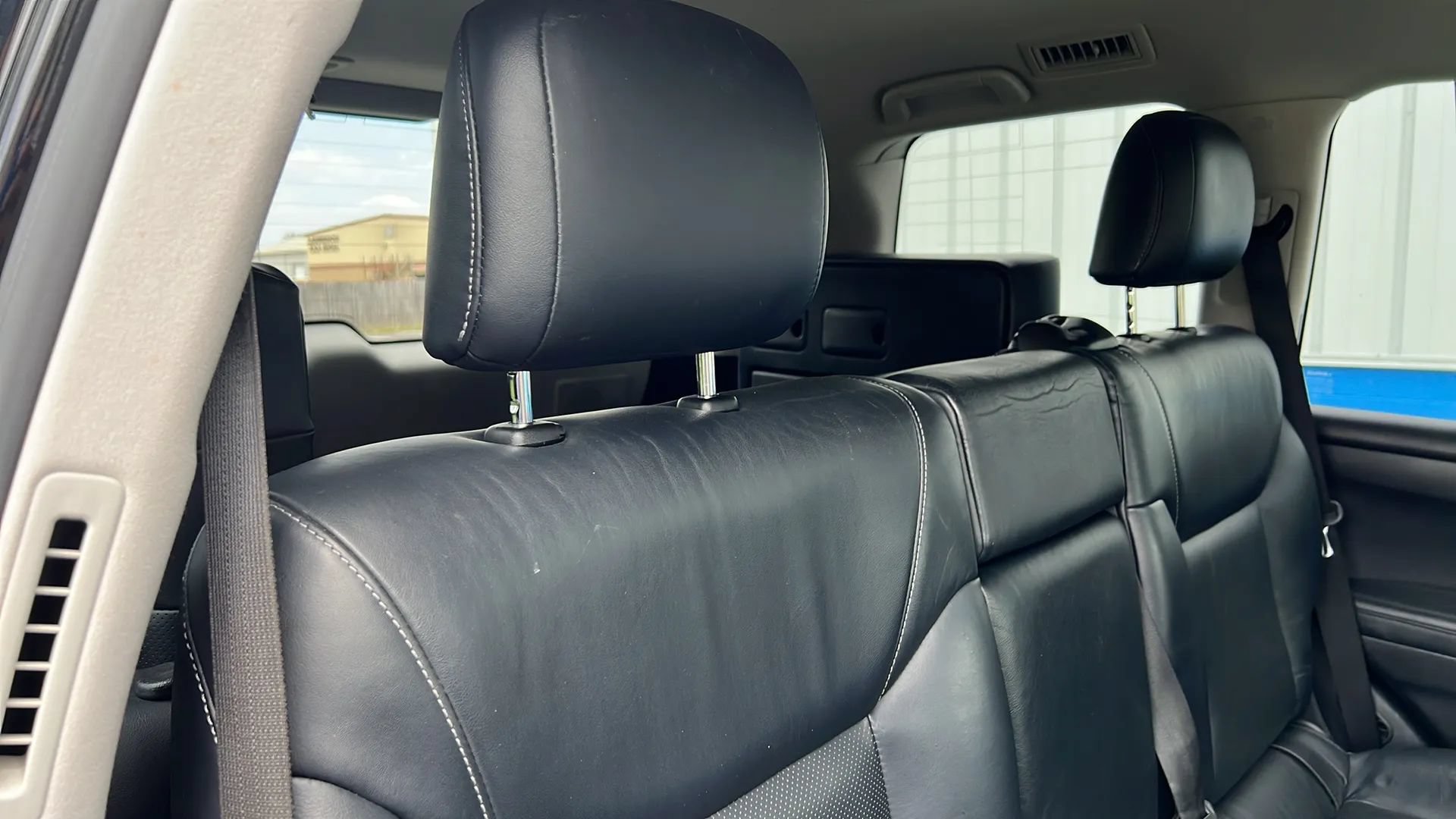 Used 2013 Lexus LX 570 4WD w/ Luxury Pkg image 20