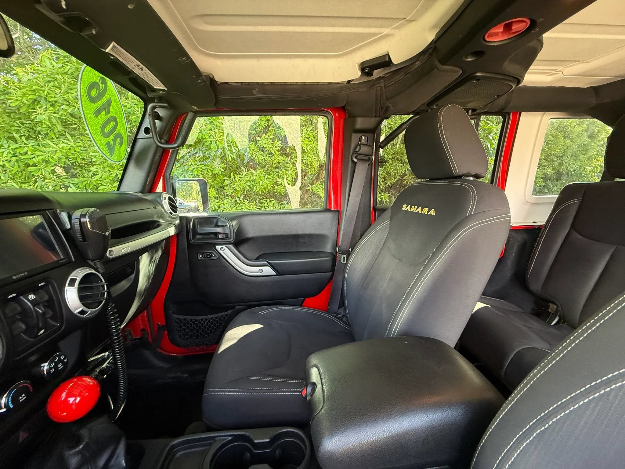Used 2016 Jeep Wrangler Unlimited Sahara w/ Connectivity Group AWD/4WD image 51