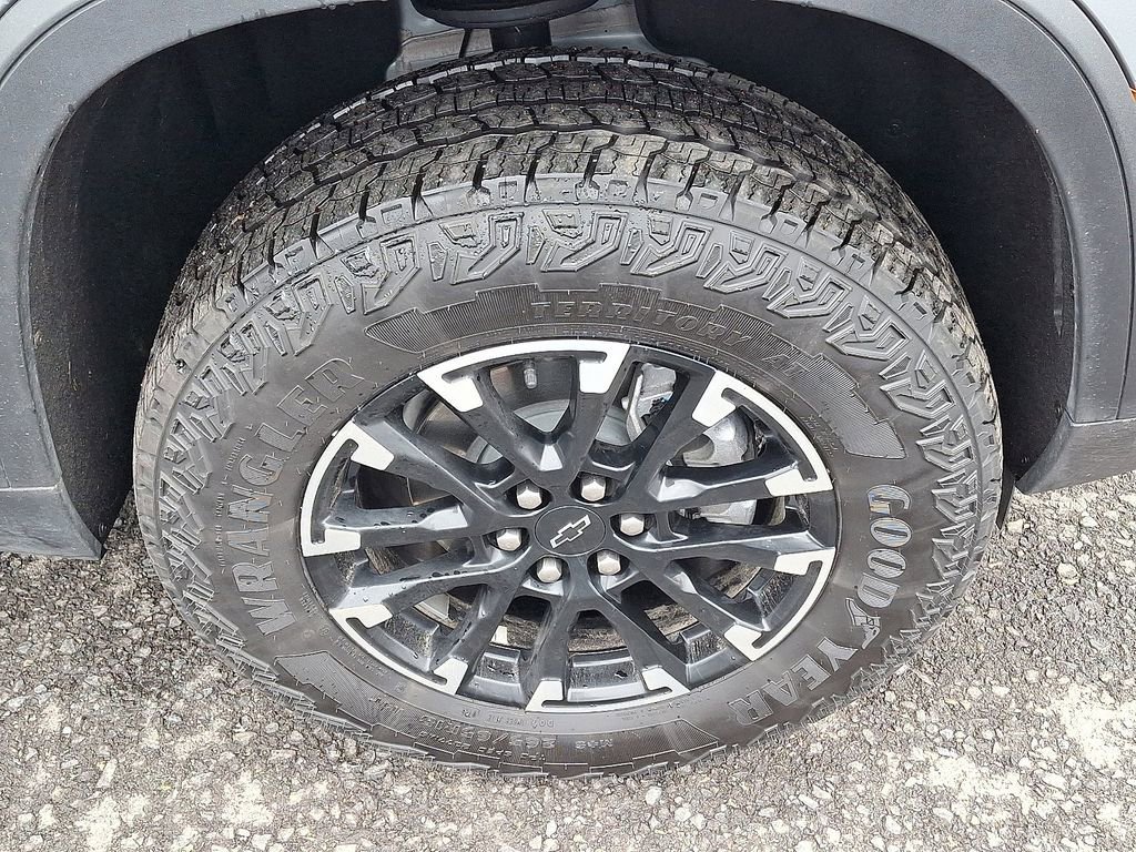 Used 2025 Chevrolet Traverse Z71 w/ Driver Confidence Package image 8