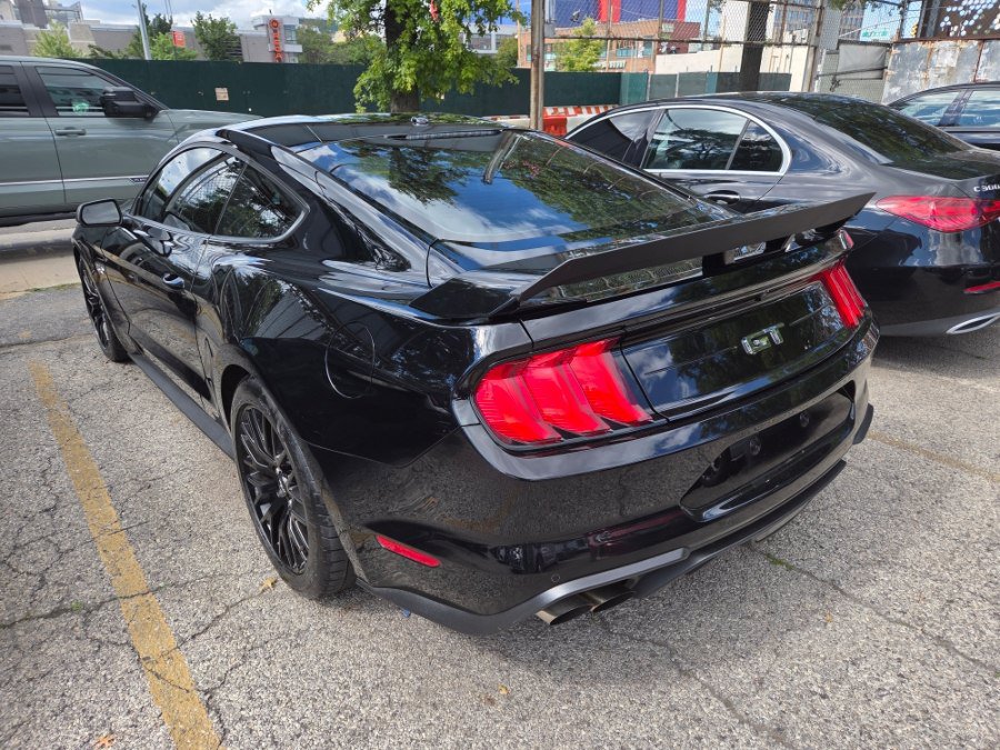 Used 2019 Ford Mustang GT Premium w/ GT Performance Package RWD image 6