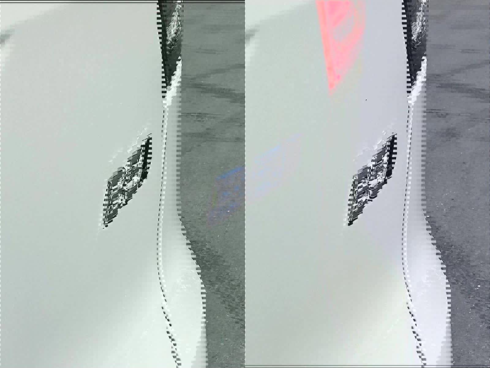 Used 2025 Volvo XC40 B5 Plus image 11