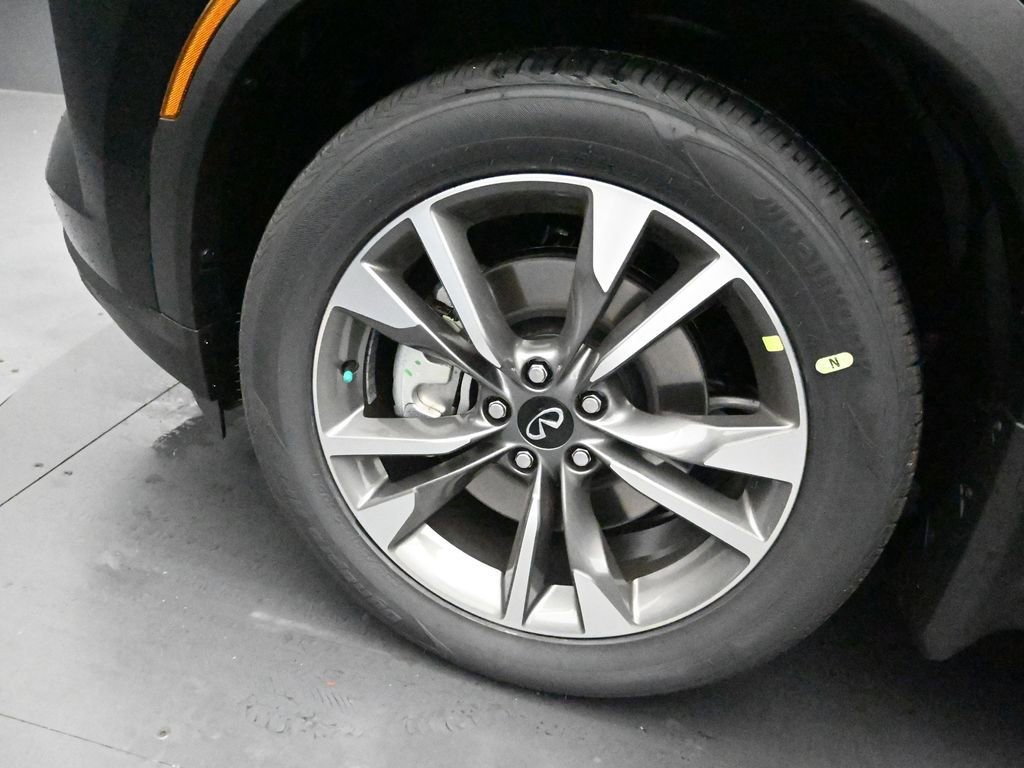 Certified 2025 INFINITI QX60 Luxe image 32