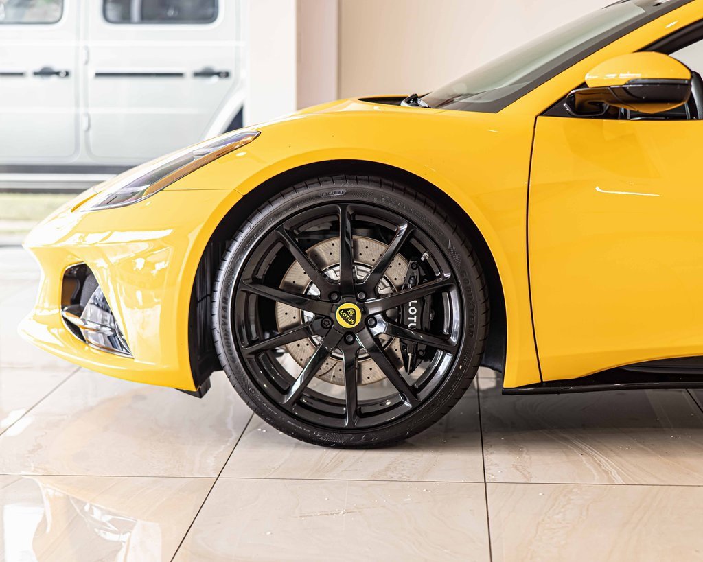 New 2025 Lotus Emira image 8