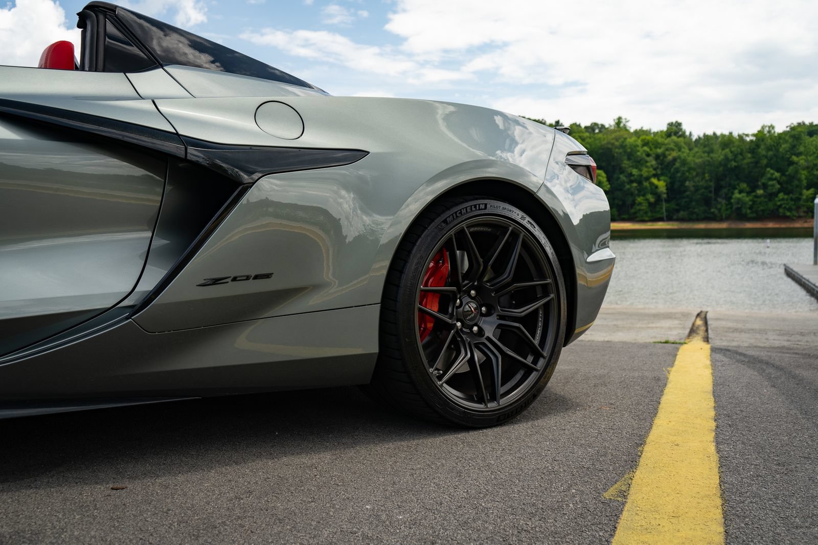 Used 2023 Chevrolet Corvette Z06 RWD image 19