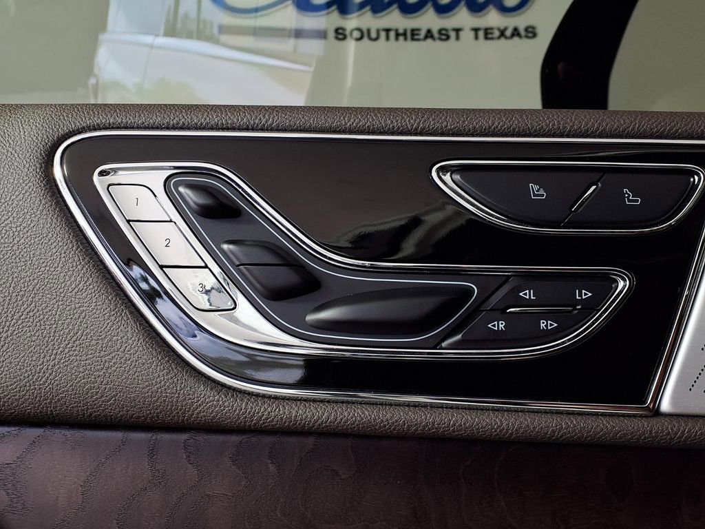Used 2023 Lincoln Navigator Reserve RWD image 19