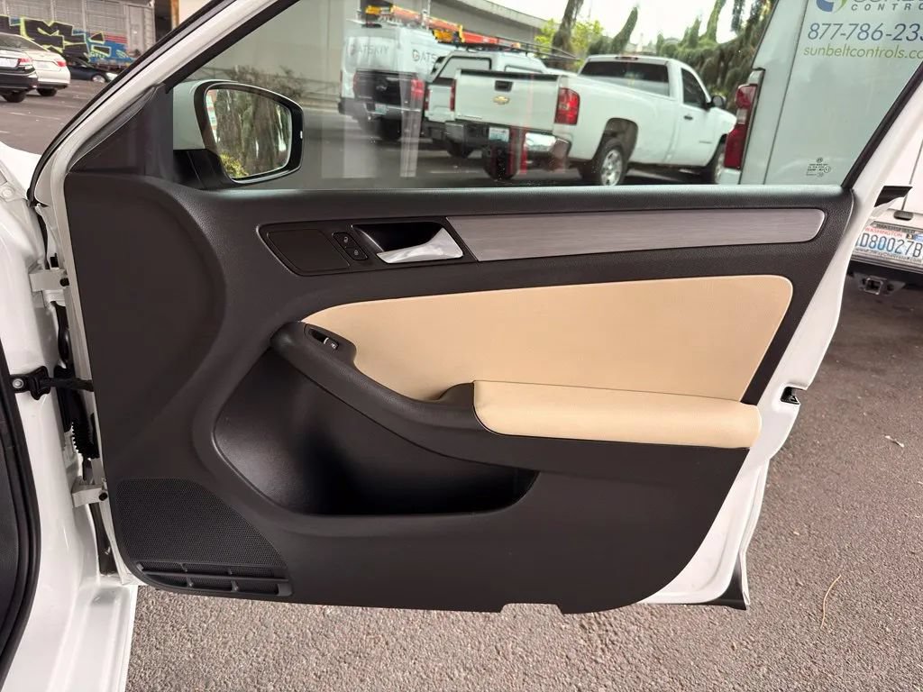 Used 2014 Volkswagen Jetta TDI FWD image 28