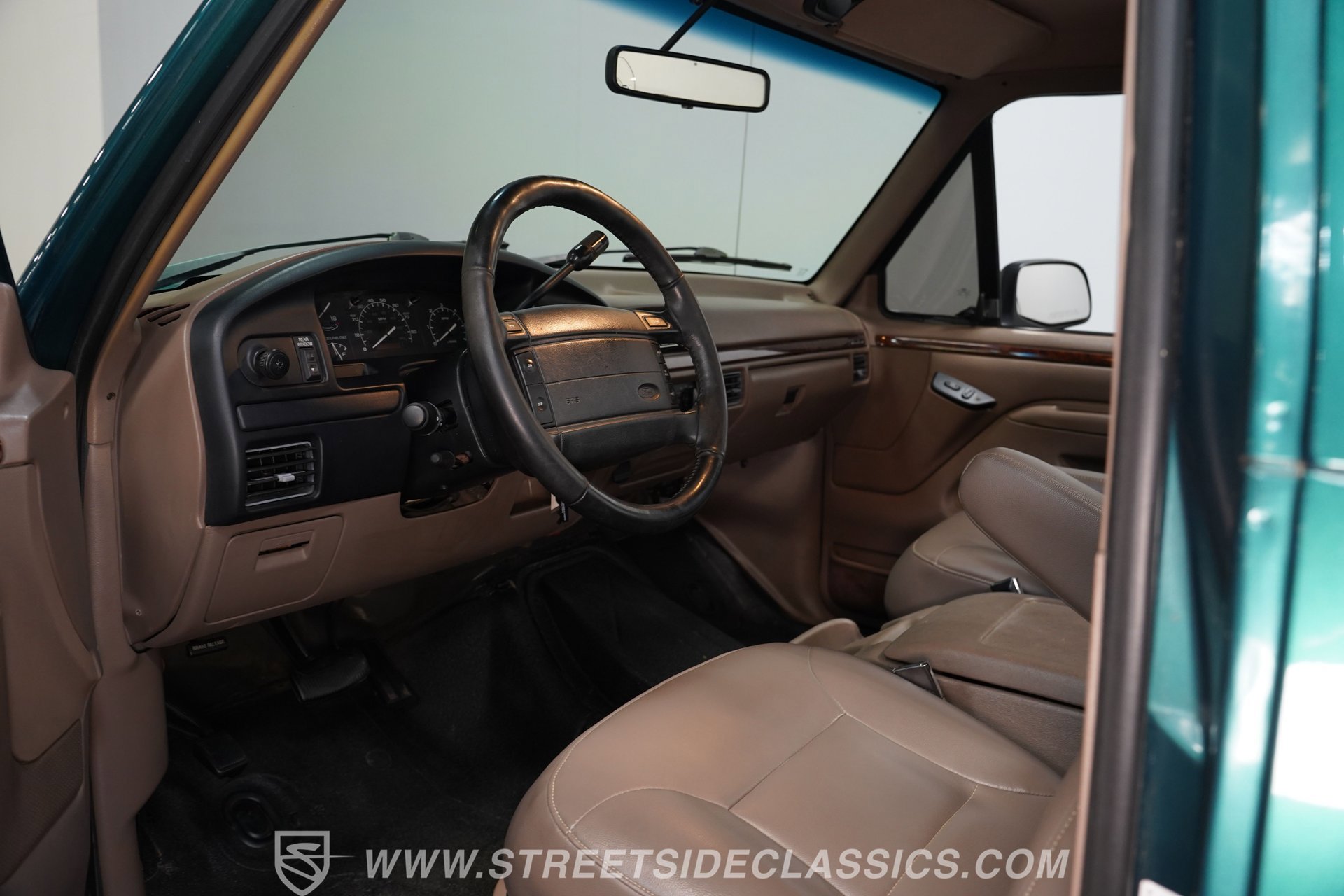 Used 1996 Ford Bronco Eddie Bauer image 4