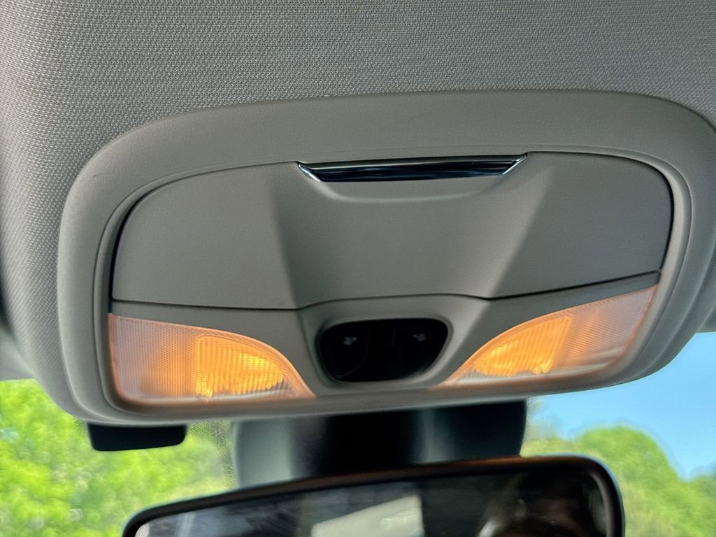 Used 2023 Jeep Cherokee Altitude Lux image 19