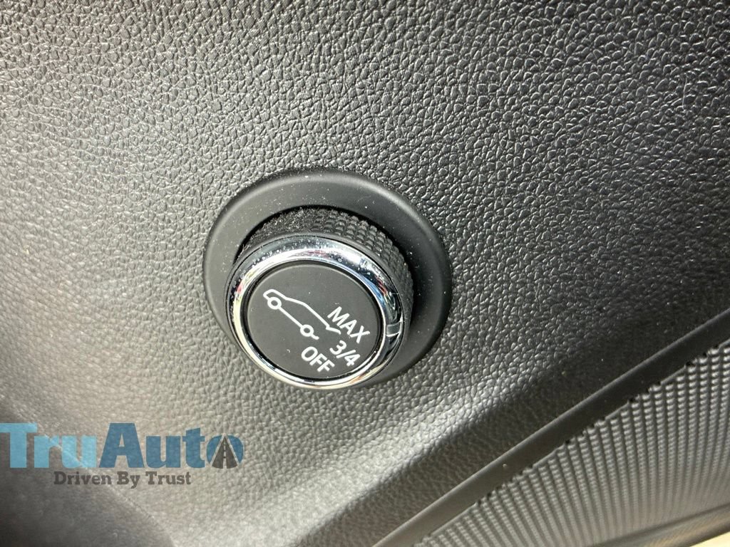 Used 2023 Buick Envision Preferred FWD image 23