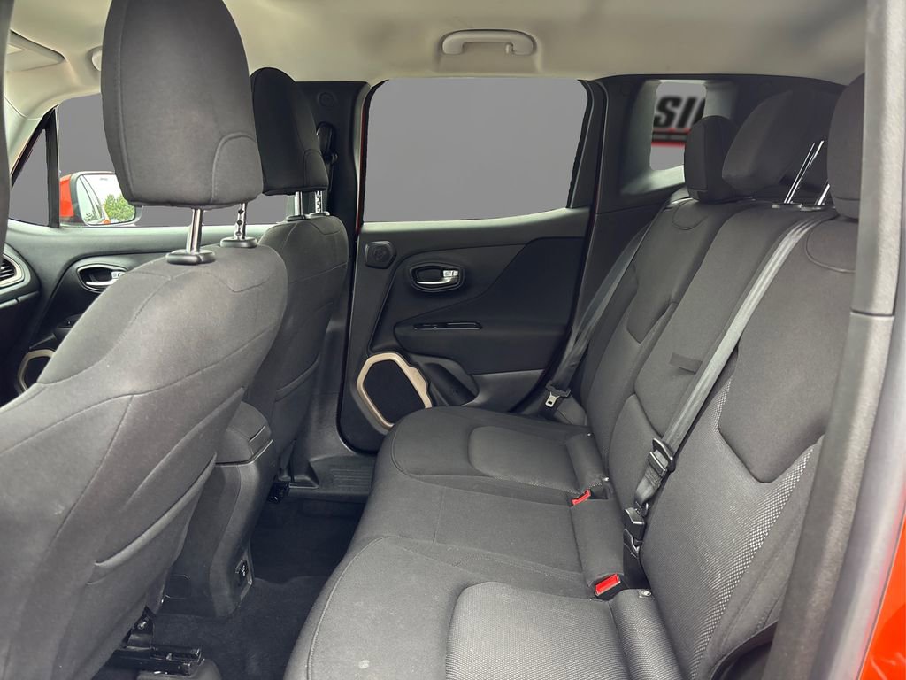 Used 2015 Jeep Renegade Latitude w/ Popular Equipment Group AWD/4WD image 10