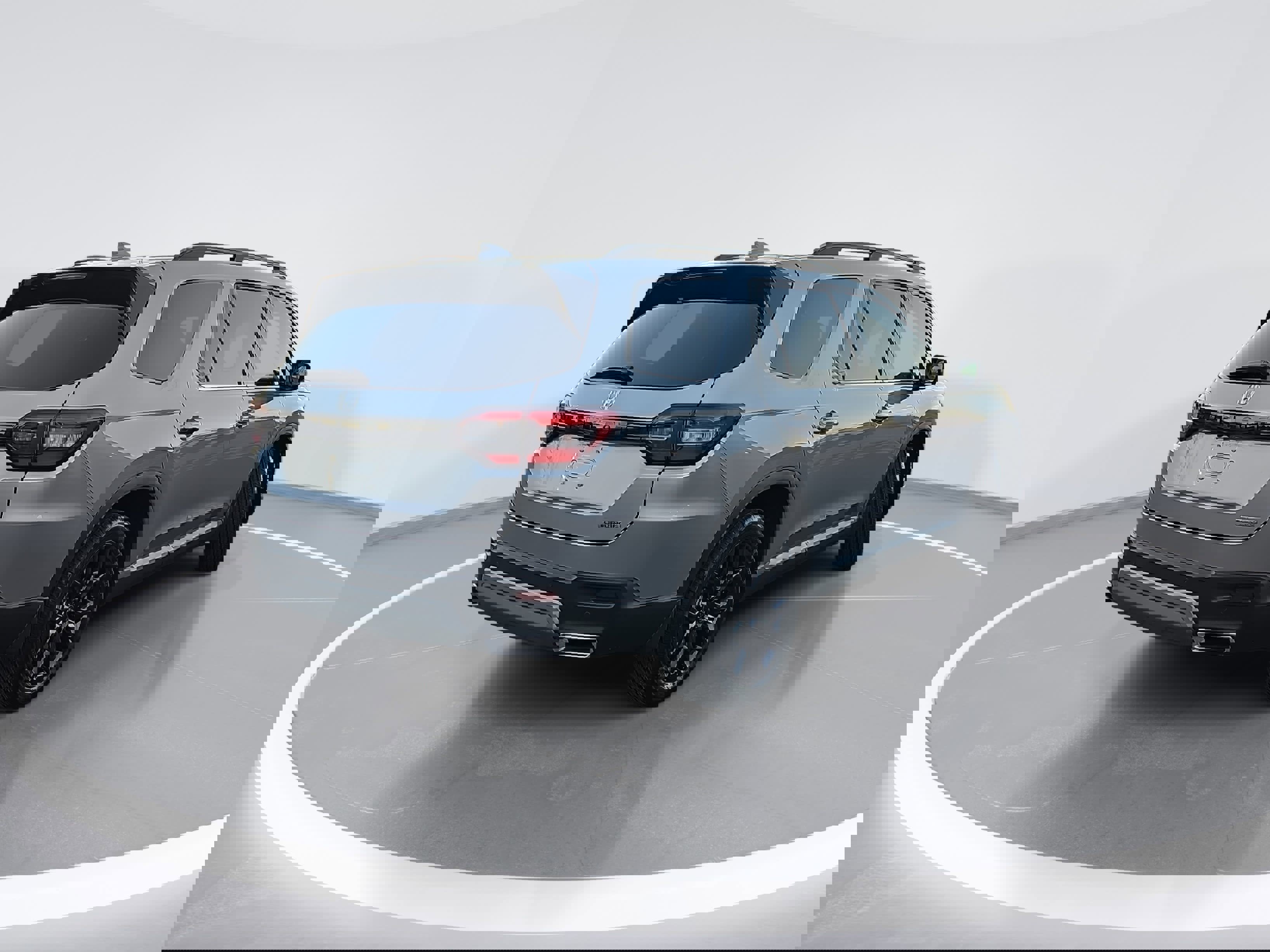 Used 2025 Honda Pilot Touring image 3