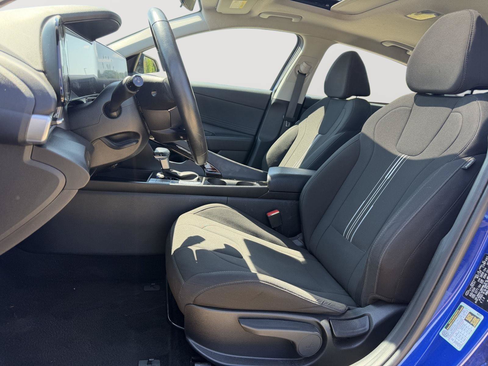 Used 2025 Hyundai Elantra SEL FWD image 20